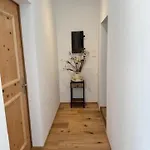 Ustreia Orta Bed & Breakfast Lohn