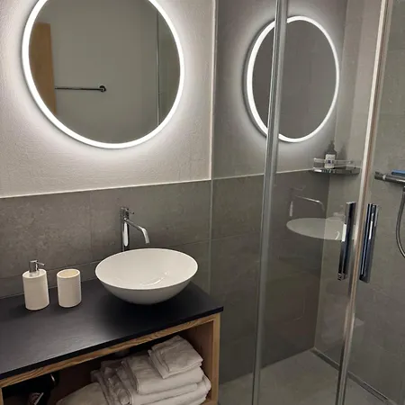Ustreia Orta Bed & Breakfast 3*